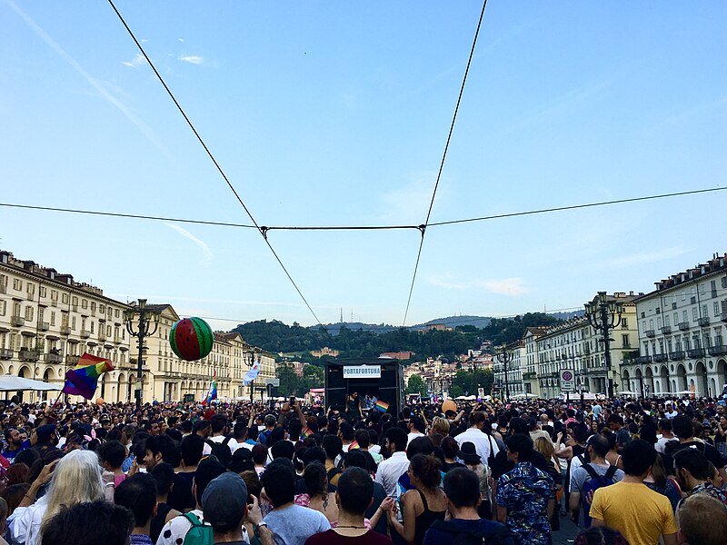 File:Torino Pride 2018.jpg