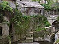 Il vecchio mulino sul percorso del rio Cantarena. In questa zona il fiume ha esondato durante l'alluvio dell'ottobre 2010, sradicando le ringhiere di protezione.