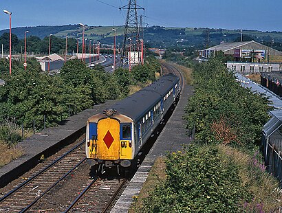 Train at Ballymacarrett Halt - 2000.jpg