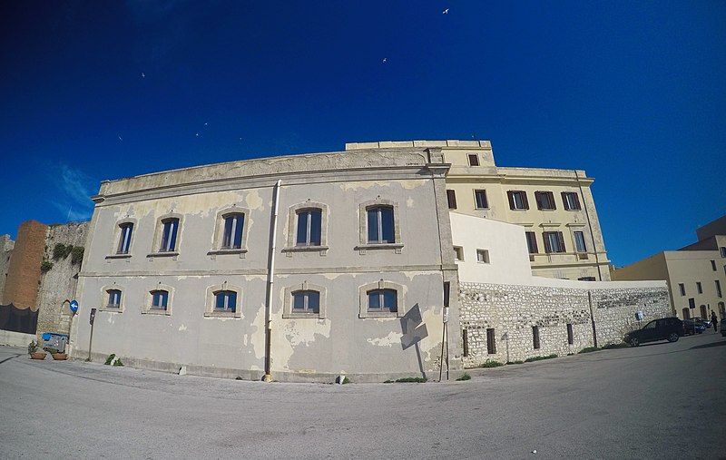 File:Trapani - Lungomare Dante Alighieri - panoramio.jpg