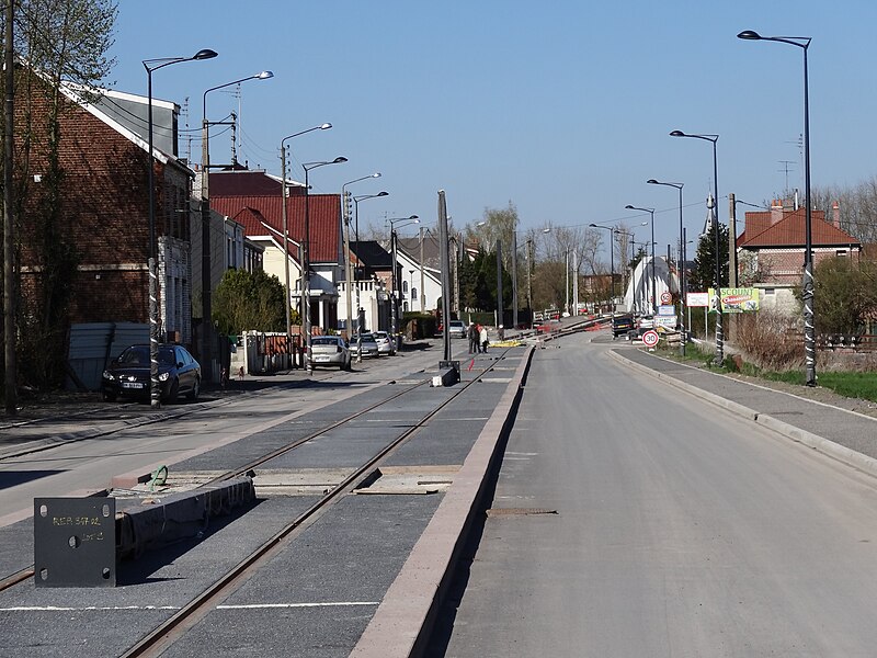 File:Travaux de la branche vers Vieux-Condé de la ligne B du tramway de Valenciennes en avril 2013 (347).JPG