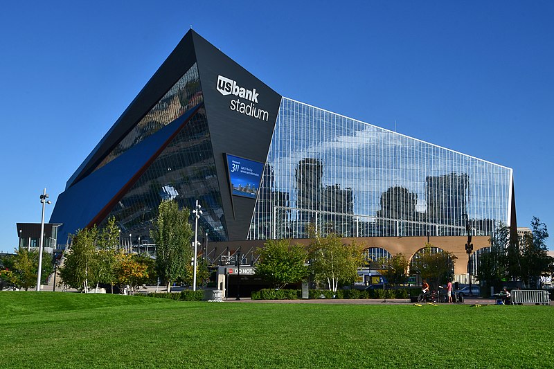 Sun shining through in Vikings' new stadium