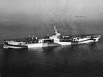 USS Ranger (CV-4) 1944 жылы 6 шілдеде жүріп жатыр (80-G-236719) .jpg