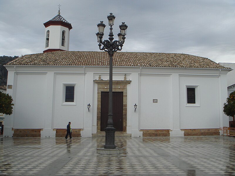 File:Ubrique La Plaza.JPG