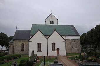 Kyrkan från väster