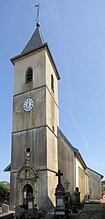 L'église Saint-Jean-Baptiste côté ouest.