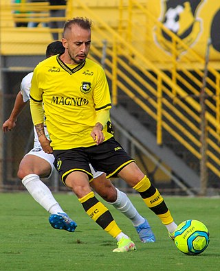 <span class="mw-page-title-main">Vitinho (footballer, born 1990)</span> Brazilian footballer