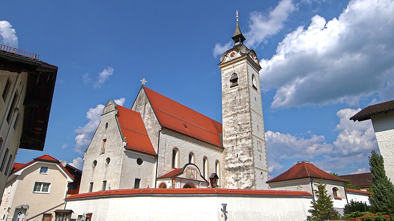 File:Vogtareuth Vogtei und Kirche 11.jpg