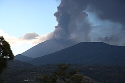 El Salvador: Etymologi, Historie, Departementer