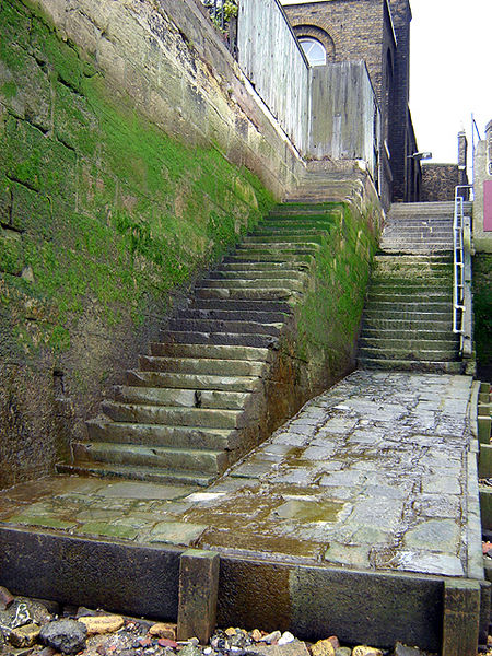File:Wapping old stairs 1.jpg