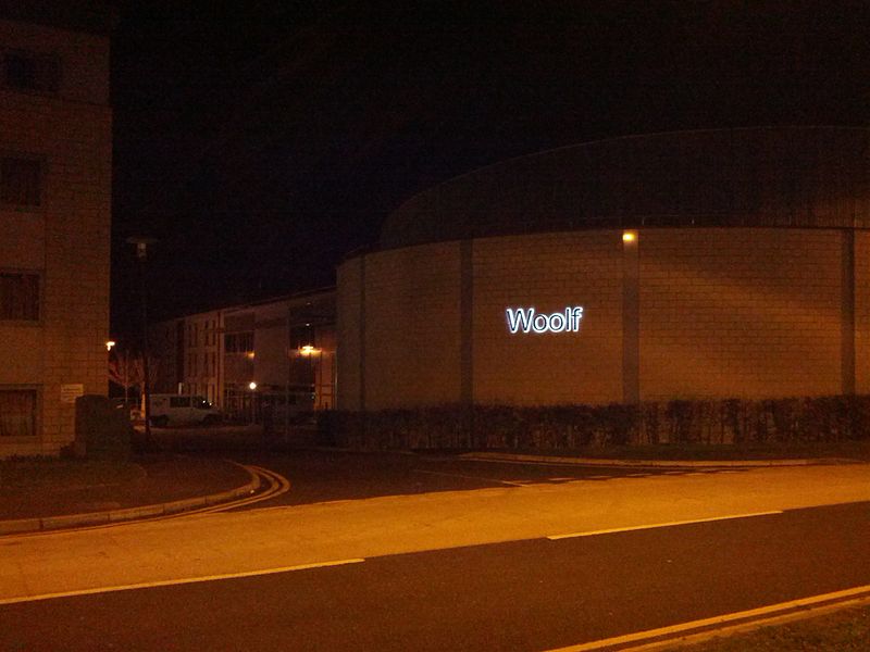 File:Woolf College Entrance.jpg