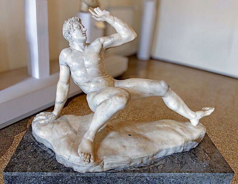 File:(Venice) Statuette of Falling Gaul - Museo Archeologico Nazionale.jpg