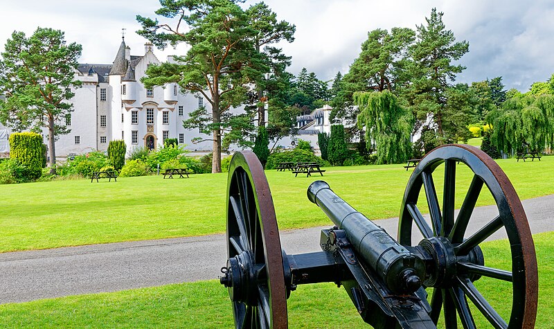 File:+750 Jahre ist Blair Castle Sitz der Familie Atholl. 01.jpg