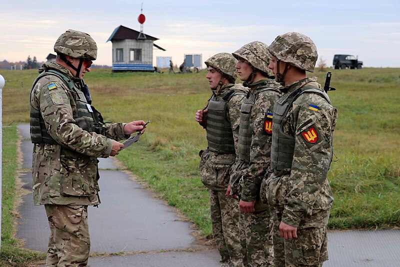 File:В Національній академії сухопутних військ тривають експериментальні «Курси лідерства» (30825537977).jpg