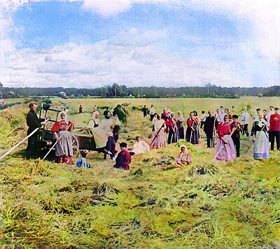 Haymaking in Yaroslavl Governorate, 1909. Photograph by Sergey Prokudin-Gorsky Prokudin-Gorskii Na senokose 1909 2.jpg