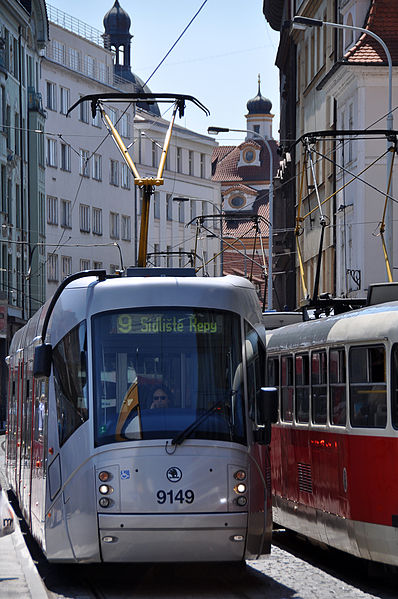 File:11-05-31-praha-tram-by-RalfR-27.jpg