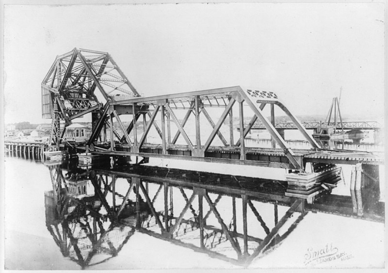 File:1200-ton railroad bridge over Cape Cod canal, Buzzard's Bay, Mass. LCCN2003678310.jpg