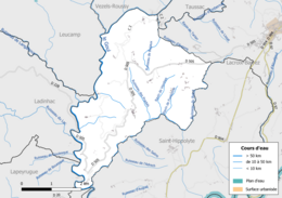 Carte en couleur présentant les réseau hydrographique de la commune