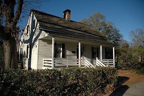 File:16-23 John Hart House 2.jpg