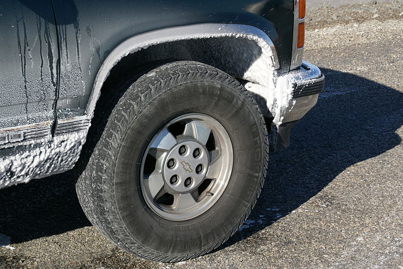 File:2012.10.02.154706 Vehicle salt Bonneville Salt Flats Utah.jpg