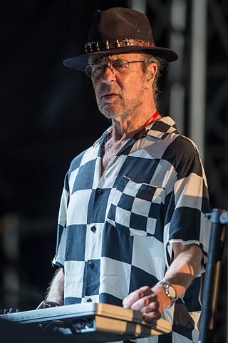 <span class="mw-page-title-main">Manfred Mann (musician)</span> South African-born musician
