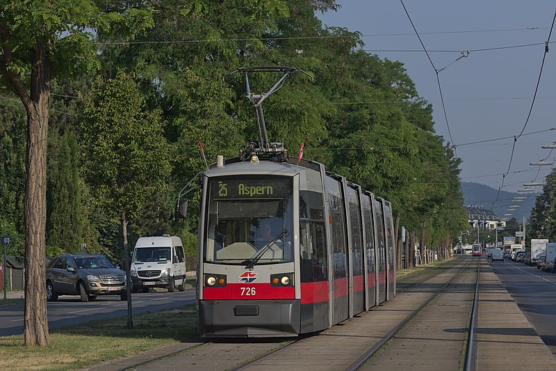 File:2017-06-21 AT Wien 22 Donaustadt, Erzherzog-Karl-Straße, B1 726 Linie 25 (50072320131).jpg