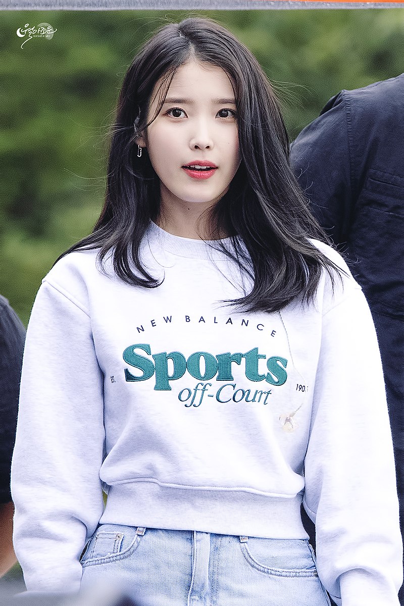 IU (singer) - Wikipedia