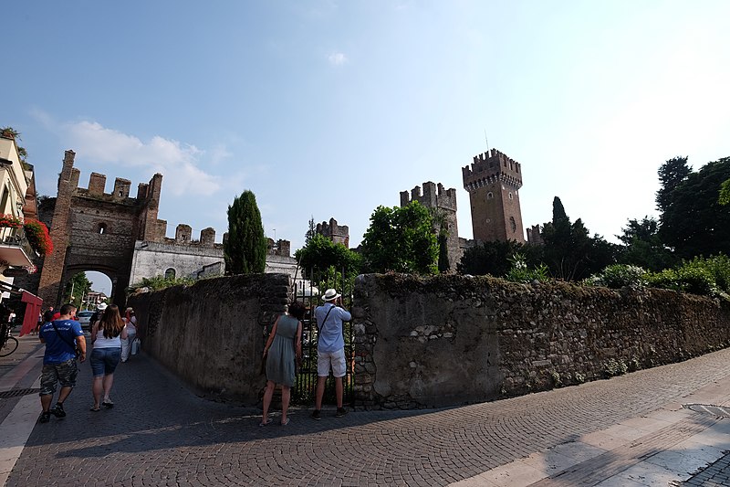 File:37017 Lazise, Province of Verona, Italy - panoramio (22).jpg