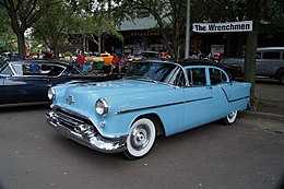 Una Oldsmobile 88 del 1954