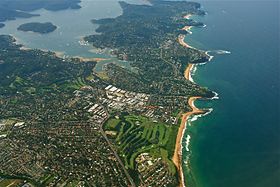 Luftaufnahme der Strände von Sydney mit Scotland Island auf der linken Seite