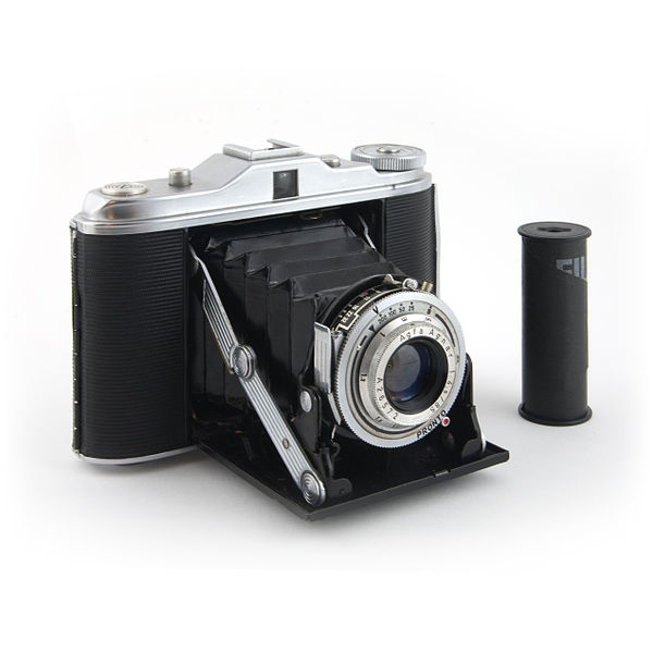 File:Agfa Isolette with film.jpg