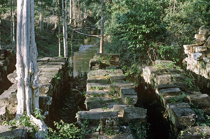 File:Angkor Thom November 1964 02.jpg