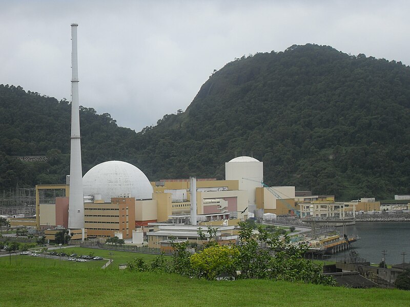 File:Angra dos Reis - usinas nucleares.jpg
