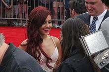 Ariana Grande à l'avant-première du film, Harry Potter et les Reliques de la Mort, en juillet 2011.