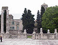 Arles Roman theater pillar ruins.jpg