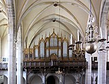 Aschersleben, St.-Stephani-Kirche, Orgel und Kronleuchter.jpg