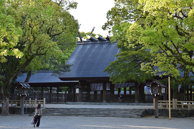 File:Atsuta Shrine.jpg