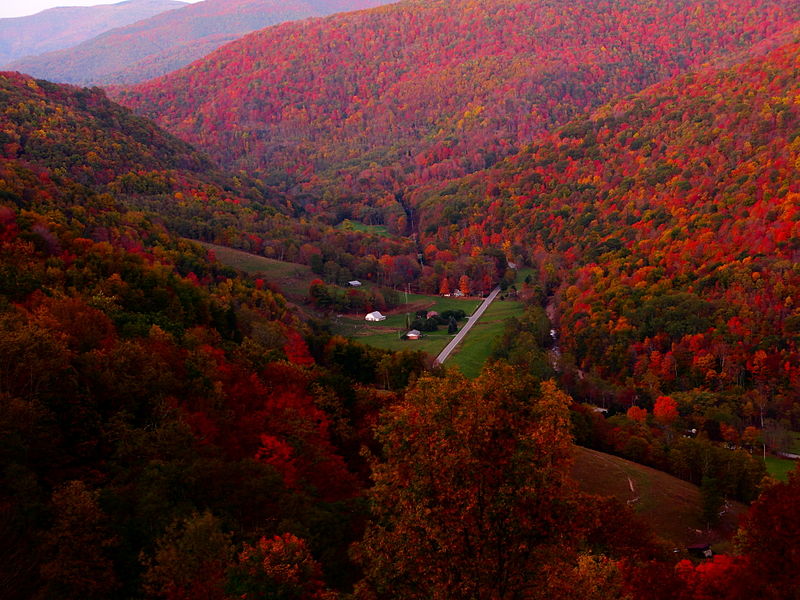 File:Autumn-mountain-village-scene - Virginia - ForestWander.jpg