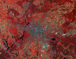 Псевдо-цветово изображение на Берлин, заснето от спътник Sentinel-2A на 9 юли 2015 г.