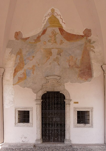 File:Besenello-Madonna del Carmine-entrance.jpg
