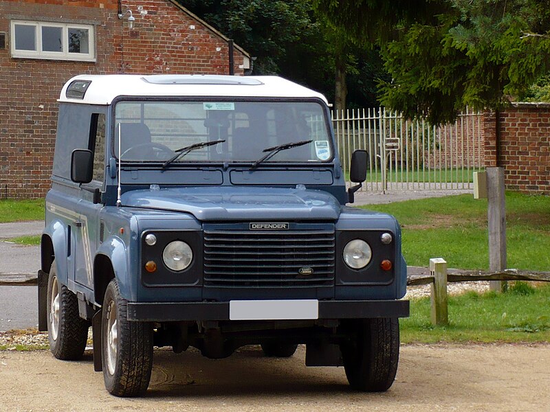 File:Blue Land Rover Defender 90.jpg