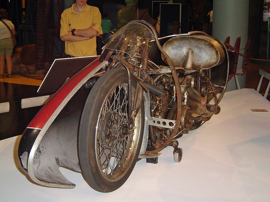 A tribute........ 1024px-Burtmunro1920indian