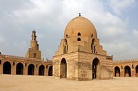 Cairo, moschea di ibn tulun, cortile 04.JPG