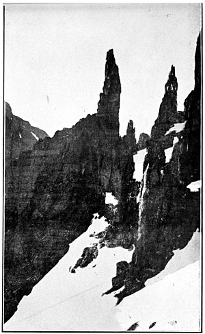 ROCK TOWERS OF PINNACLE MOUNTAIN