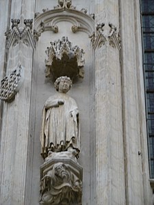 contrefort voisin, statue de Louis d'Orleans,frère cadet du Dauphin