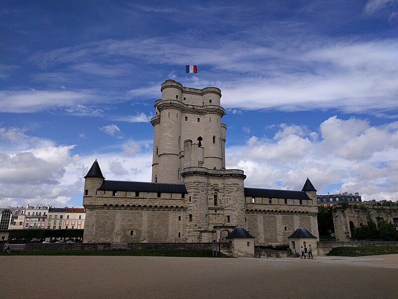 File:Château de Vincennes (36223162722).jpg