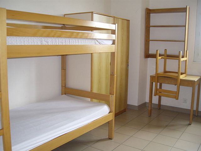 File:Pot de chambre 1.jpg - Wikimedia Commons