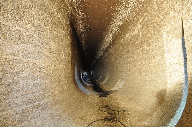 File:Chittenden Locks during large lock maintenance 036 - in the tunnel.jpg