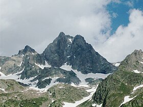 Cime de Nasta (au centre) et cime Paganini (à gauche) vues de l'ouest.