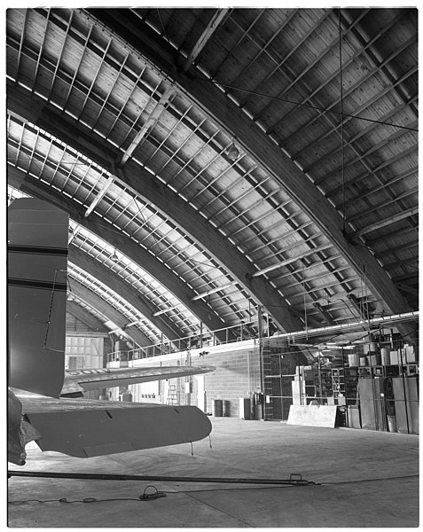 File:Continental Can hangar, Morristown Airport, New Jersey. LOC gsc.5a21056.jpg